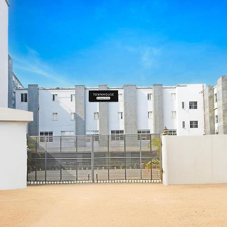 فندق Super Townhouse Mancheswar Industrial Estate بوهفانيشفار المظهر الخارجي الصورة