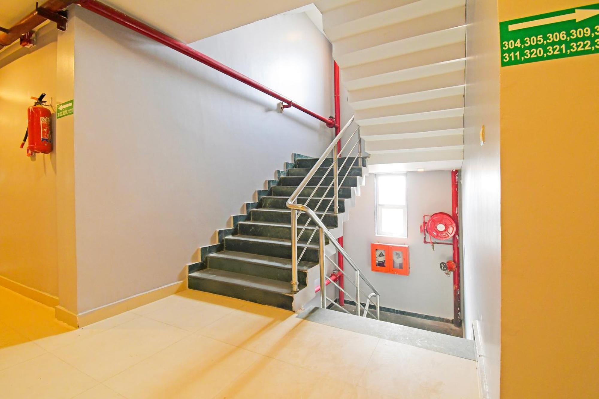 فندق Super Townhouse Mancheswar Industrial Estate بوهفانيشفار المظهر الخارجي الصورة